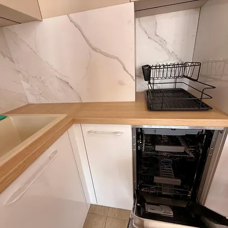 Vibes 4you, Sunny Napospart