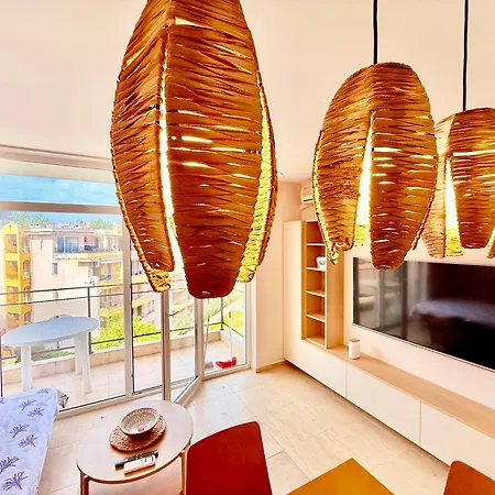 Vibes 4you, Sunny Apartment