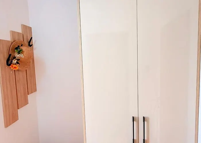 Vibes 4you, Sunny Sunny Beach